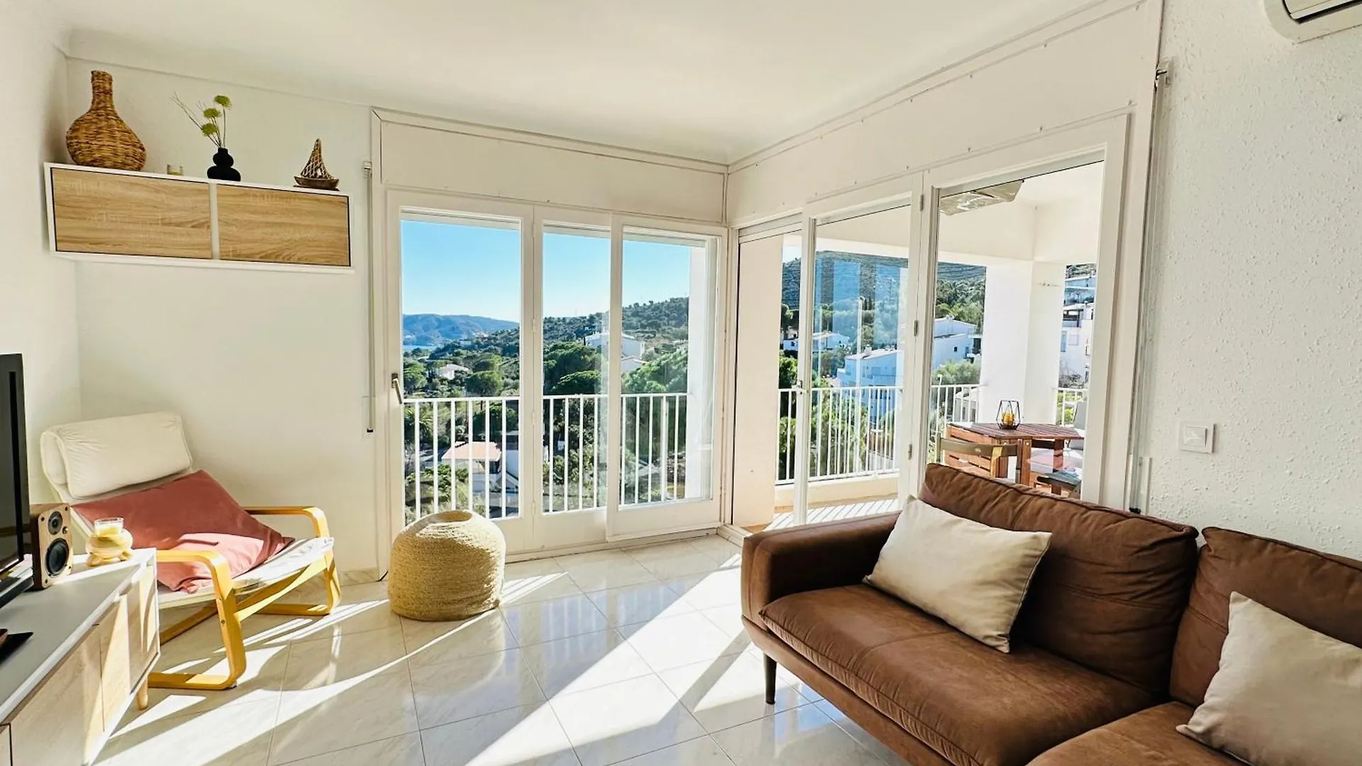Apartamento Con Vistas Llanca 0*,